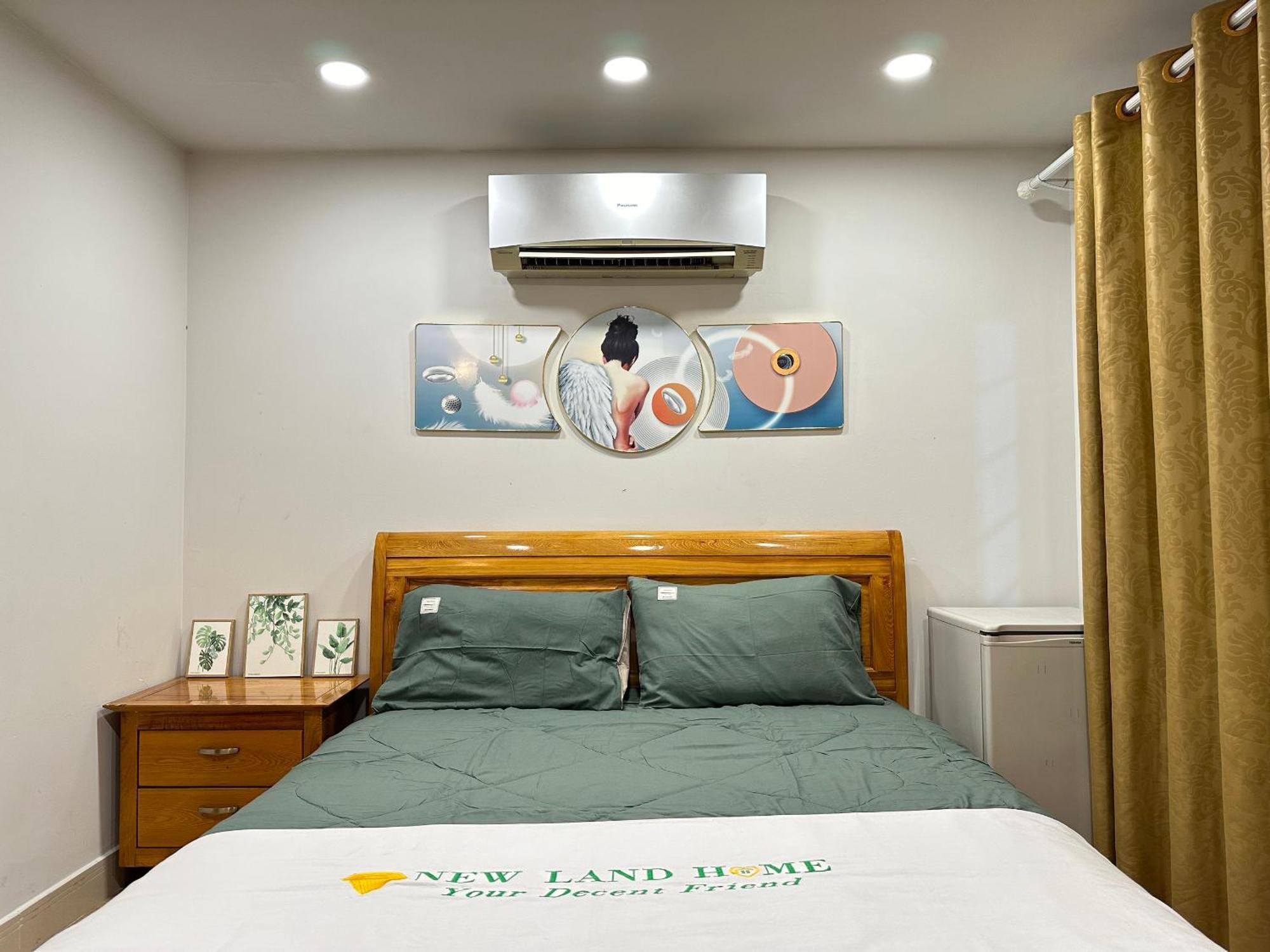 Khách sạn hẻo lánh New Land 2 - Phu My Hung