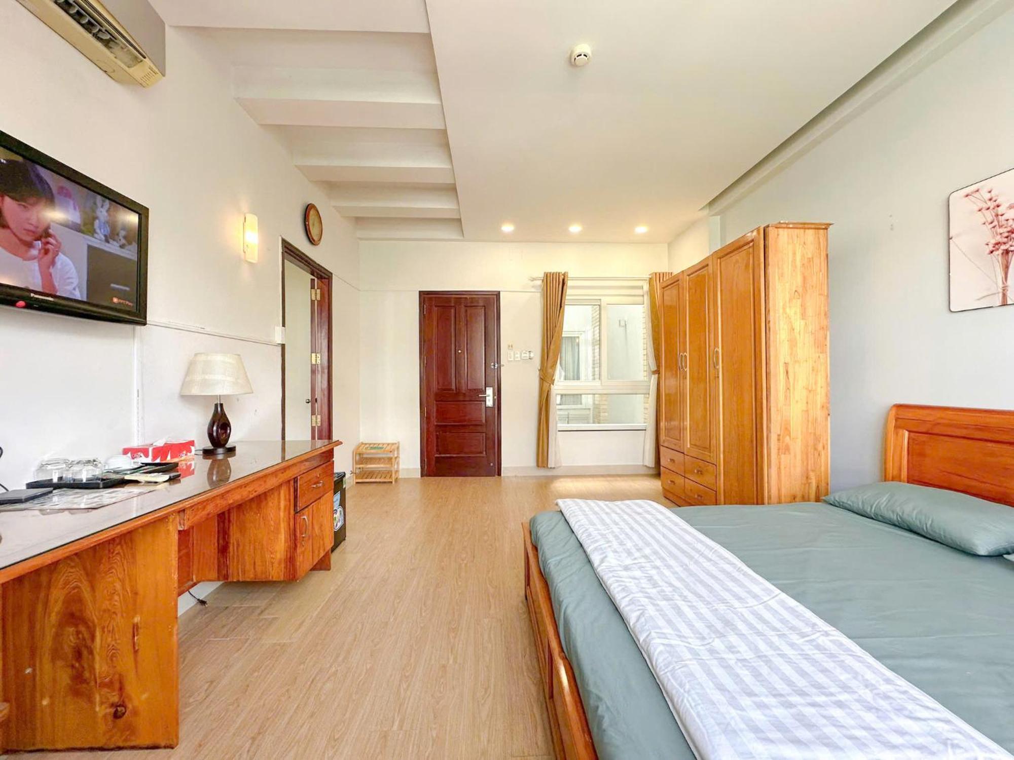 Khách sạn hẻo lánh New Land 2 - Phu My Hung