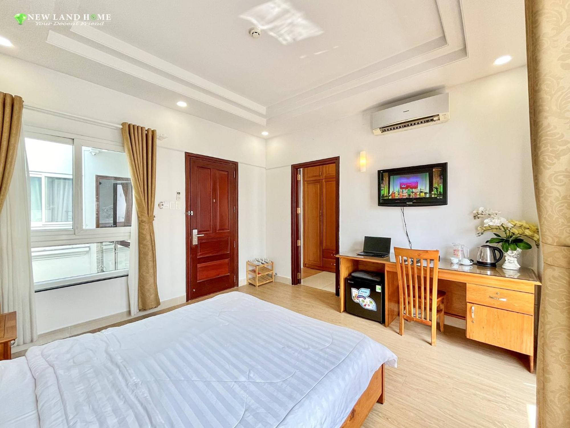 New Land 2 - Phu My Hung Khách sạn hẻo lánh *